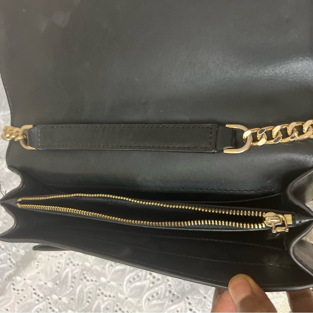 Michael Kors Black Crossbody Bag with Gold Chain - Picture 3 of 7